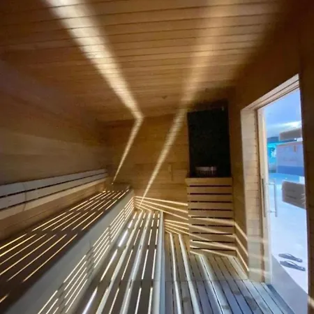 Hanza Tower Luxury Sauna Jacuzi Pool * شتشيتسين